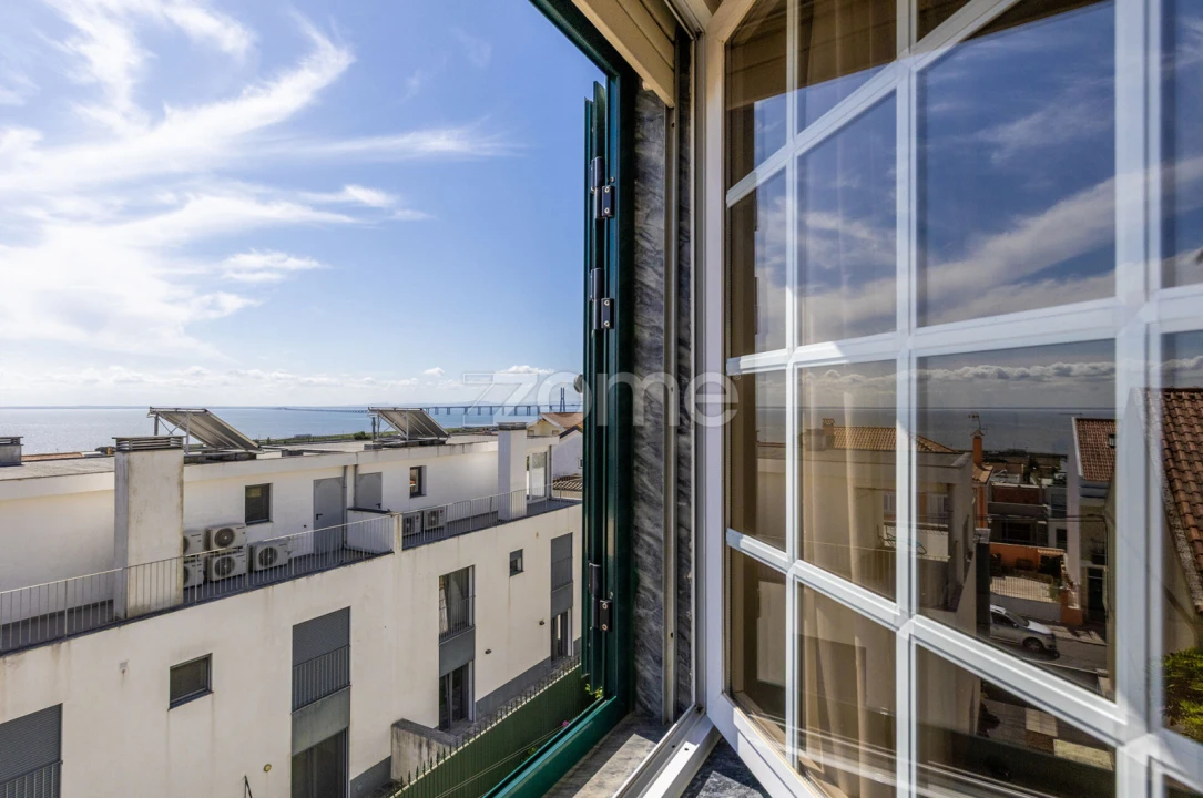 Moradia T5 para Venda em Santa Iria de Azoia, São João da Talha e Bobadela Foto 22