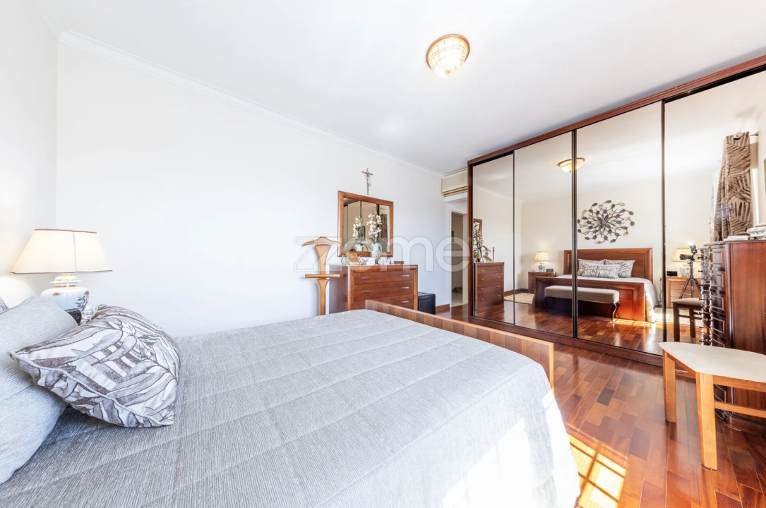 Moradia T5 para Venda em Santa Iria de Azoia, São João da Talha e Bobadela Foto 26