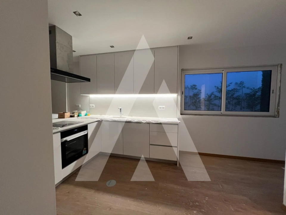 Moradia T3 para Venda em Esgueira Foto 3