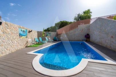 Moradia T4 para Venda em Quarteira