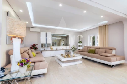 Moradia T4 para Venda em Quarteira