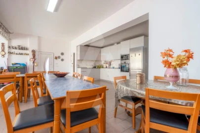 Moradia T4 para Venda em Quarteira