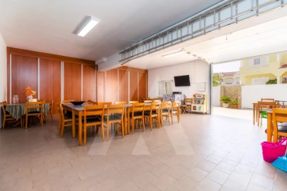 Moradia T4 para Venda em Quarteira