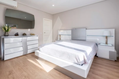 Moradia T4 para Venda em Quarteira