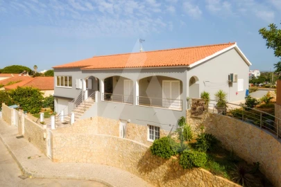 Moradia T4 para Venda em Quarteira