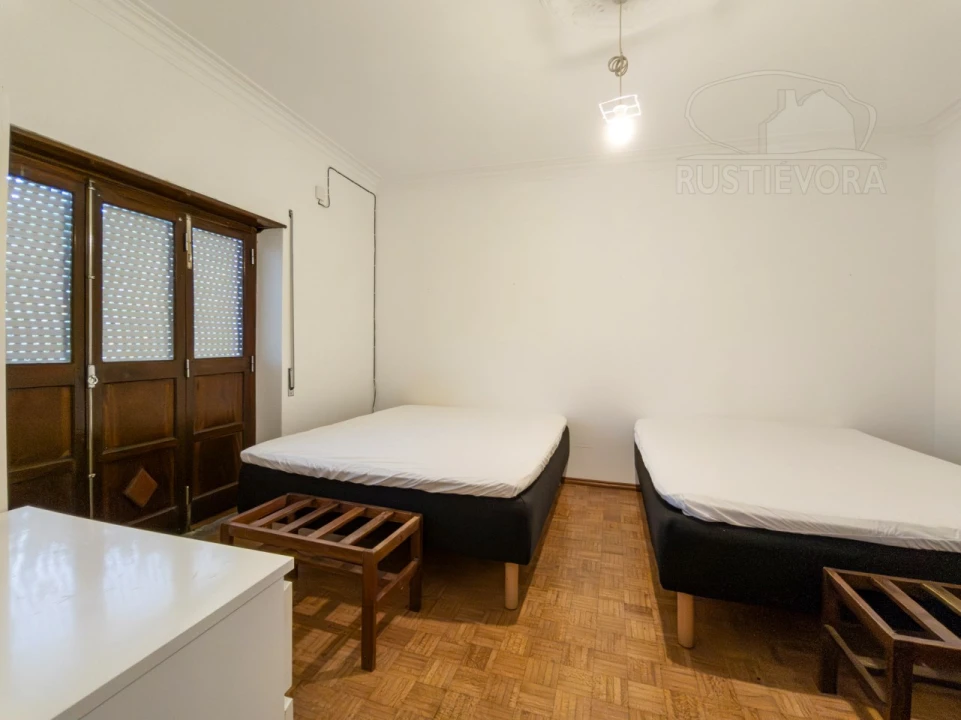 Moradia T4 para Arrendamento em Malagueira e Horta das Figueiras Foto 6