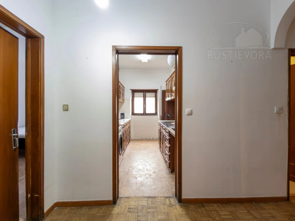 Moradia T4 para Arrendamento em Malagueira e Horta das Figueiras Foto 8