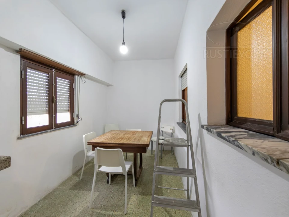 Moradia T4 para Arrendamento em Malagueira e Horta das Figueiras Foto 10