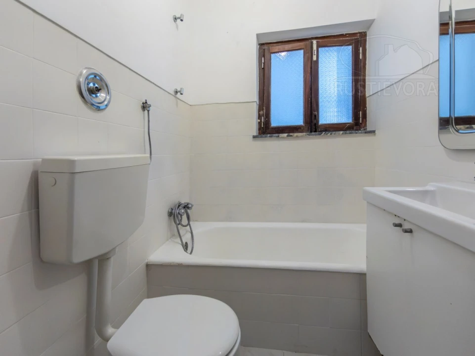 Moradia T4 para Arrendamento em Malagueira e Horta das Figueiras Foto 15