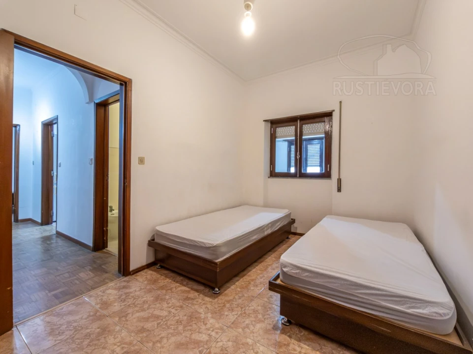 Moradia T4 para Arrendamento em Malagueira e Horta das Figueiras Foto 16