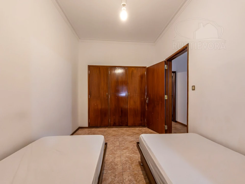 Moradia T4 para Arrendamento em Malagueira e Horta das Figueiras Foto 17