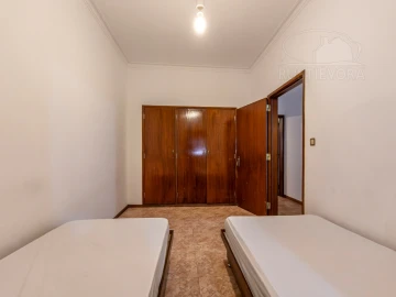 Moradia T4 para Arrendamento em Malagueira e Horta das Figueiras