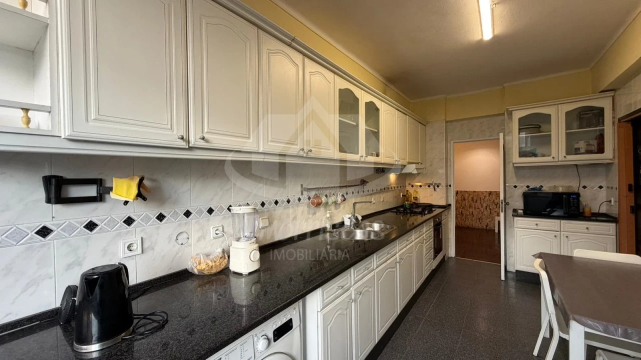 Apartamento T4 para Venda em Queluz e Belas Foto 2