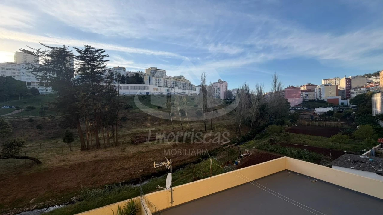 Apartamento T4 para Venda em Queluz e Belas Foto 28