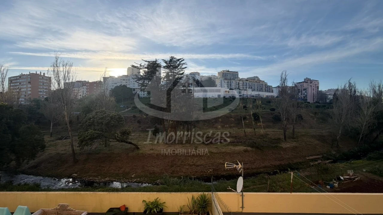 Apartamento T4 para Venda em Queluz e Belas Foto 29