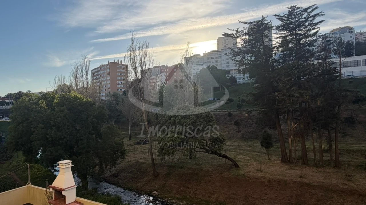 Apartamento T4 para Venda em Queluz e Belas Foto 30