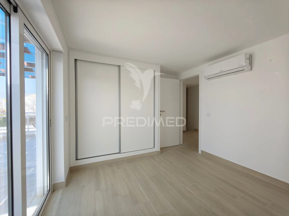 Moradia T1 para Venda em Vila Nova de Cacela Foto 9