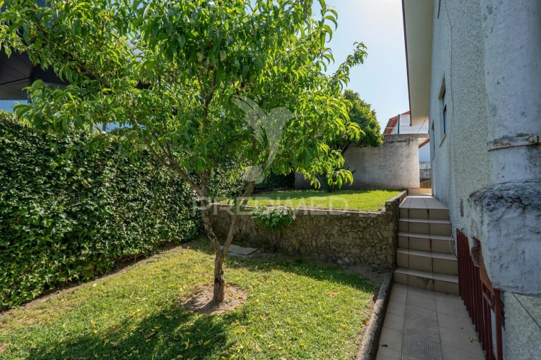 Moradia T4 para Venda em Vila Verde e Barbudo Foto 10