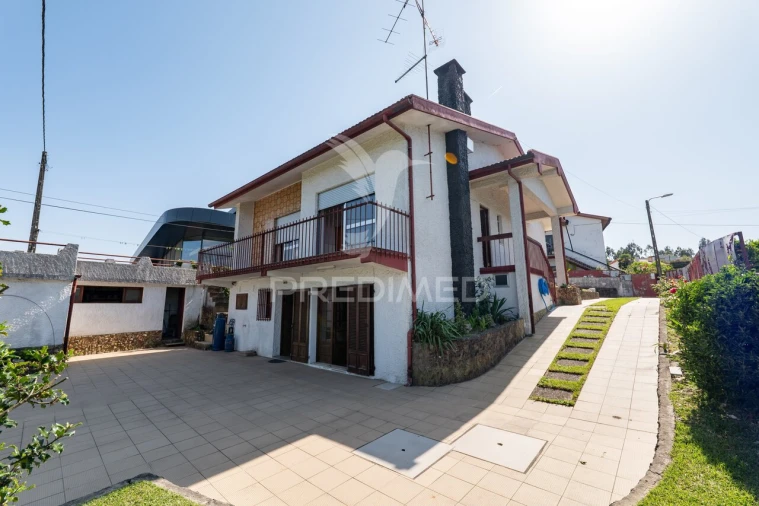 Moradia T4 para Venda em Vila Verde e Barbudo Foto 13
