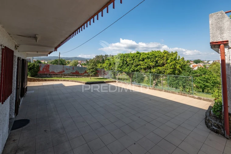 Moradia T4 para Venda em Vila Verde e Barbudo Foto 11