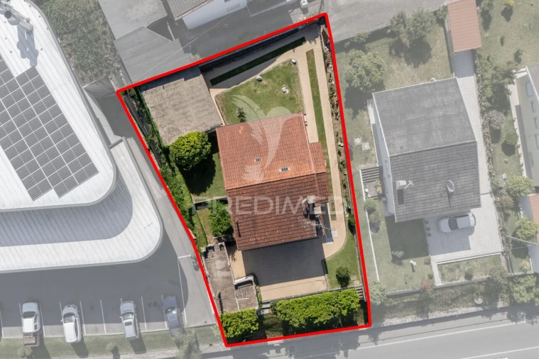 Moradia T4 para Venda em Vila Verde e Barbudo Foto 2