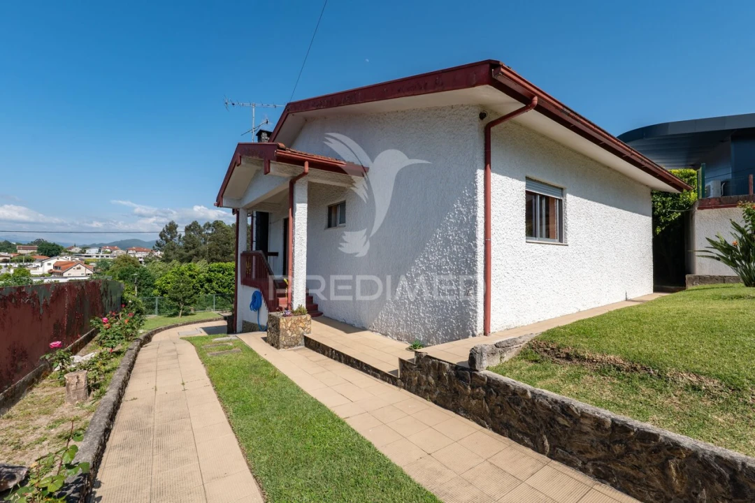 Moradia T4 para Venda em Vila Verde e Barbudo Foto 15