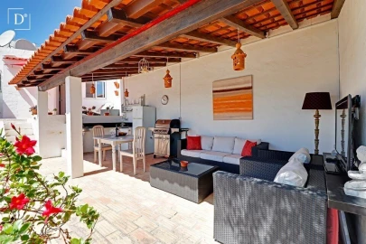 Moradia T4 para Venda em Santa Barbara de Nexe