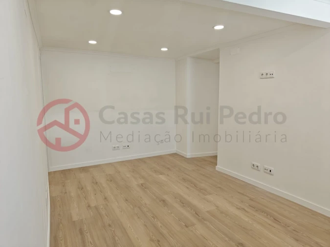 Apartamento T2 para Venda em São Vicente Foto 7
