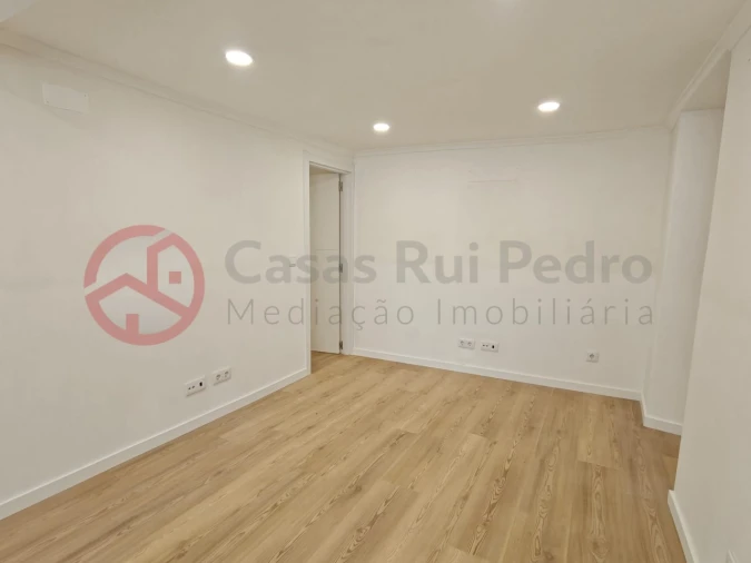 Apartamento T2 para Venda em São Vicente Foto 10