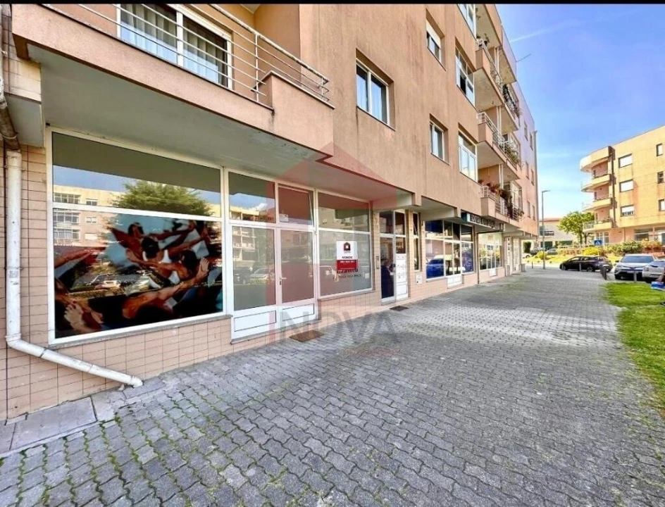 Loja para Venda em Merelim (São Pedro) e Frossos Foto 1