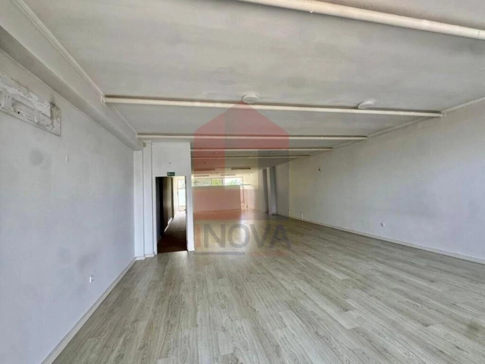 Loja para Venda em Merelim (São Pedro) e Frossos Foto 22