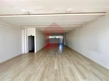 Loja para Venda em Merelim (São Pedro) e Frossos