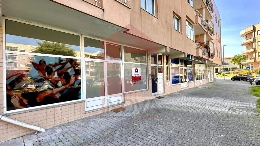 Loja para Venda em Merelim (São Pedro) e Frossos