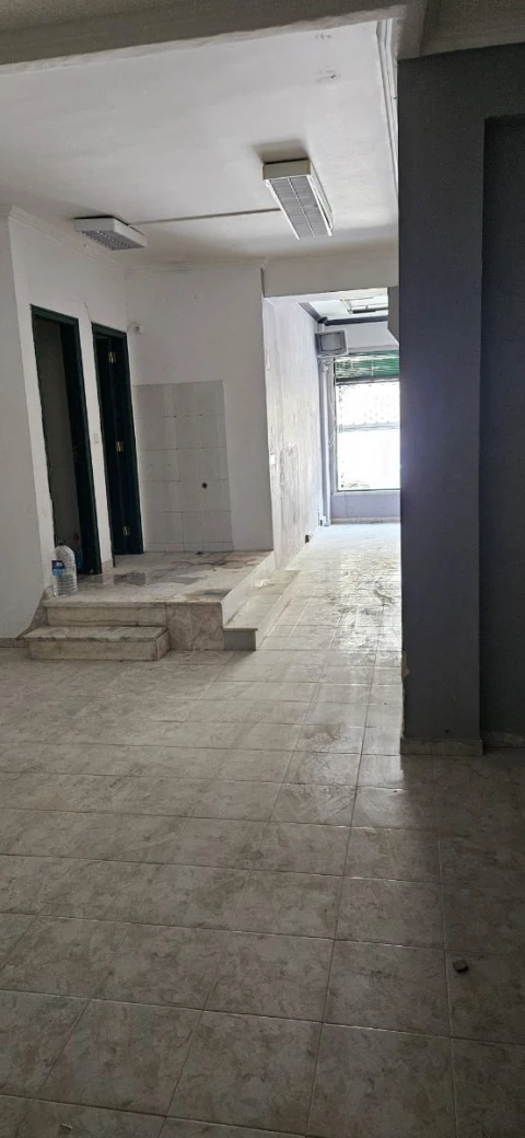 Loja para Arrendamento em Encosta do Sol