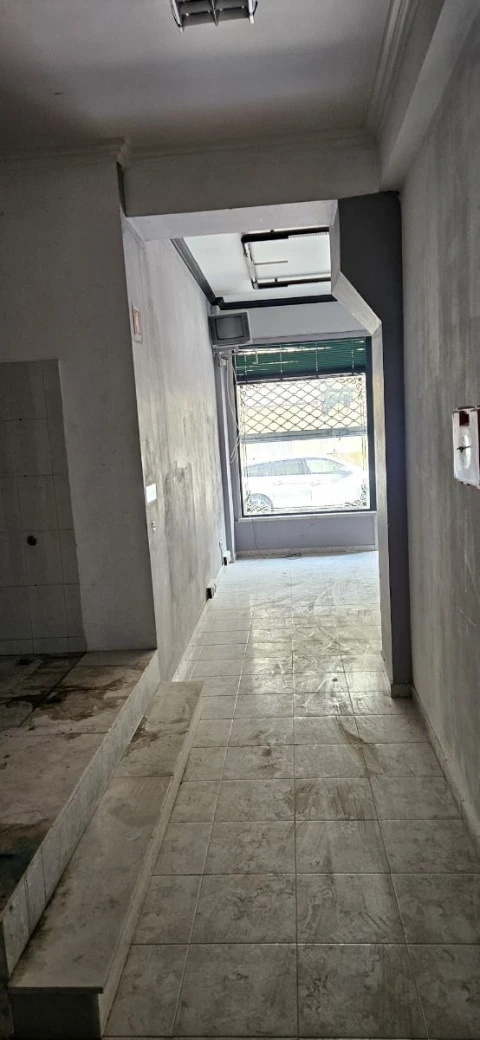 Loja para Arrendamento em Encosta do Sol