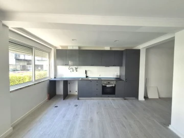 Apartamento T1 para Venda em Póvoa de Santo Adrião e Olival Basto