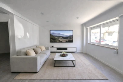 Apartamento T1 para Venda em Póvoa de Santo Adrião e Olival Basto