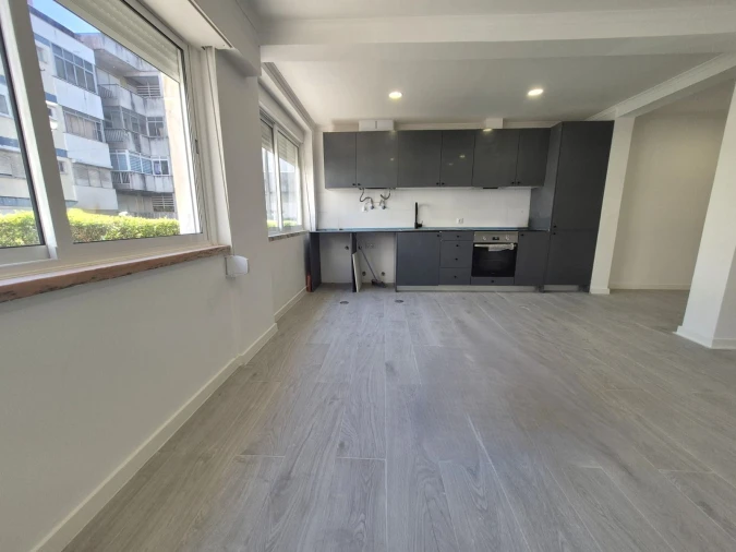 Apartamento T1 para Venda em Póvoa de Santo Adrião e Olival Basto Foto 5