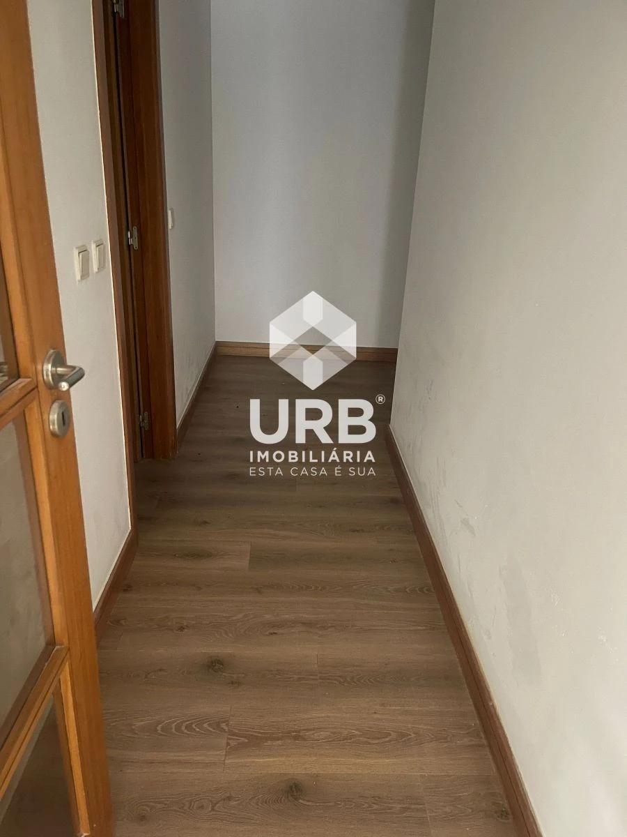 Apartamento T3 para Arrendamento em São Vitor (Braga) Foto 23