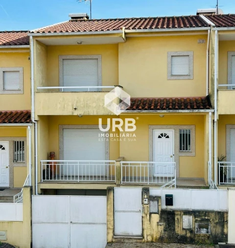 Moradia T4 para Venda em Cervães
