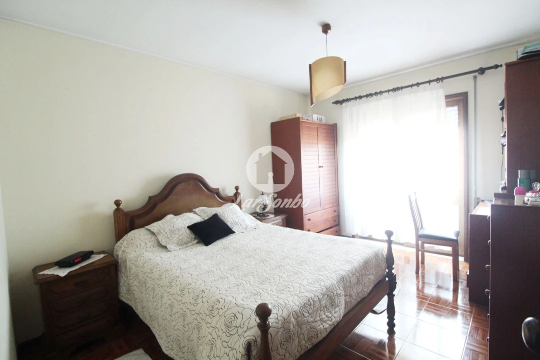 Apartamento T2 para Venda em Valongo Foto 3