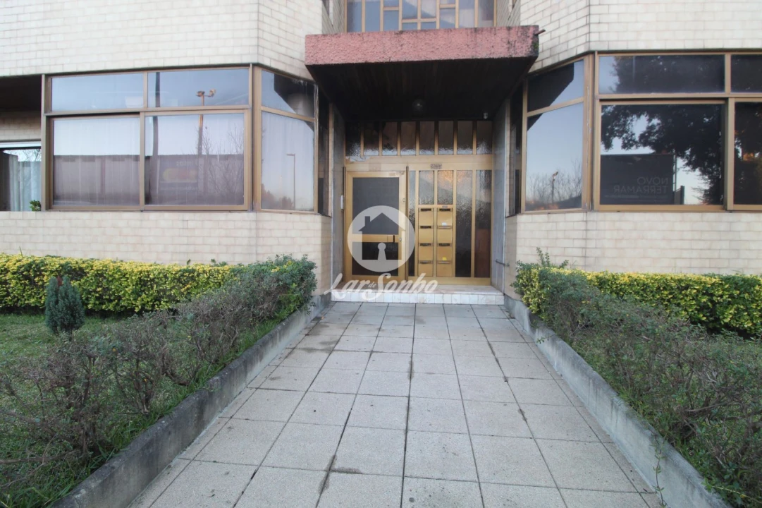 Apartamento T2 para Venda em Valongo Foto 18