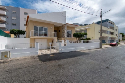 Moradia T3 para Venda em Carregado e Cadafais