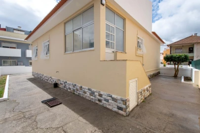 Moradia T3 para Venda em Carregado e Cadafais