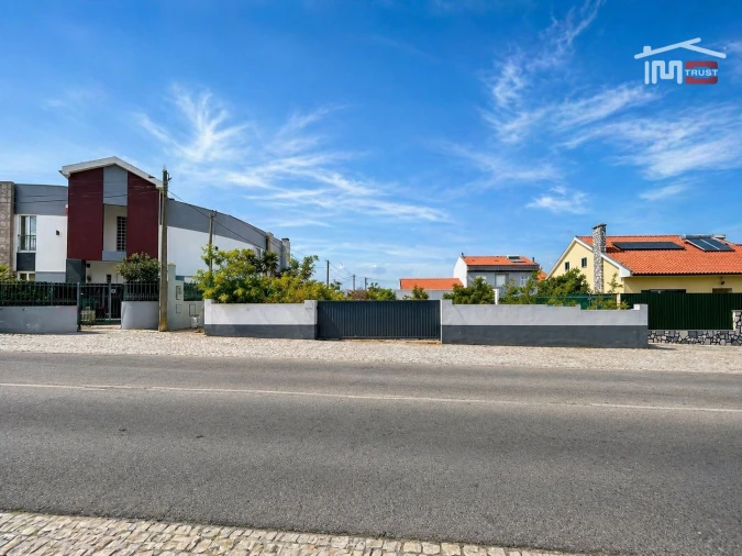 Terreno Comércio / Armazém para Arrendamento em Sarilhos Grandes Foto 4
