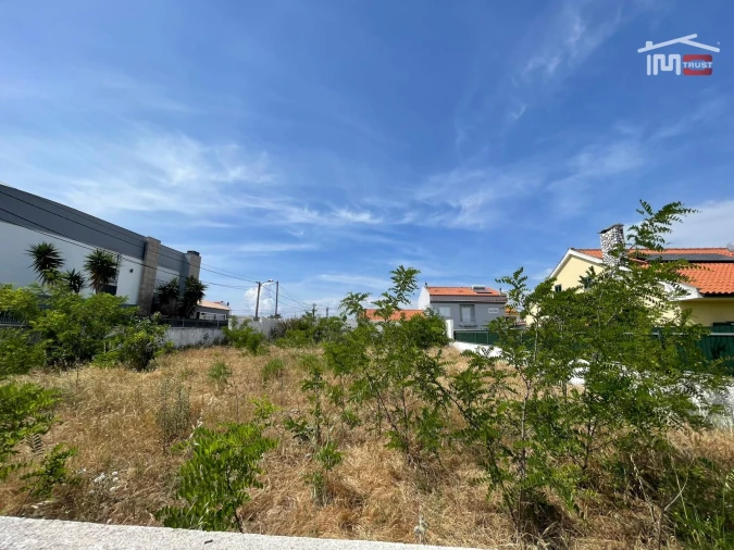 Terreno Comércio / Armazém para Arrendamento em Sarilhos Grandes Foto 8