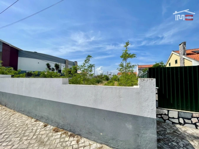 Terreno Comércio / Armazém para Arrendamento em Sarilhos Grandes Foto 10