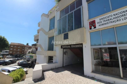 Loja para Arrendamento em Leiria, Pousos, Barreira e Cortes