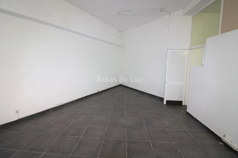 Loja para Arrendamento em Leiria, Pousos, Barreira e Cortes Foto 4