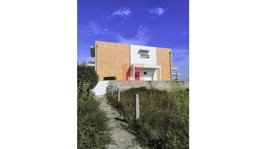 Terreno para Venda em Santa Marta de Portuzelo Foto 4